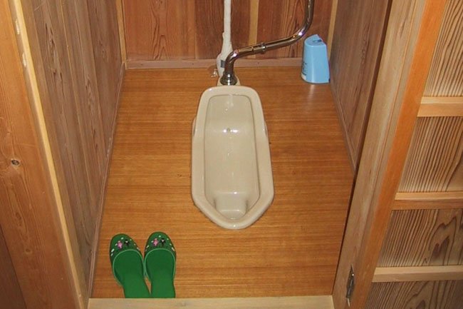 1001 idées - Derrière ce toilette japonais se cache une