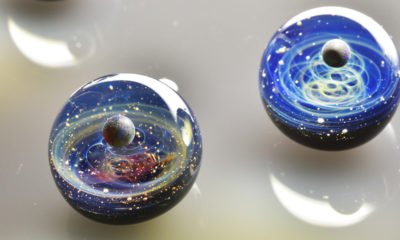 uchu-glass-pendantif-artisan-japonais-espace